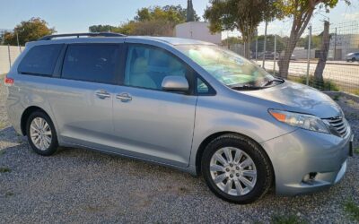 TOYOTA SIENNA XLE 2014